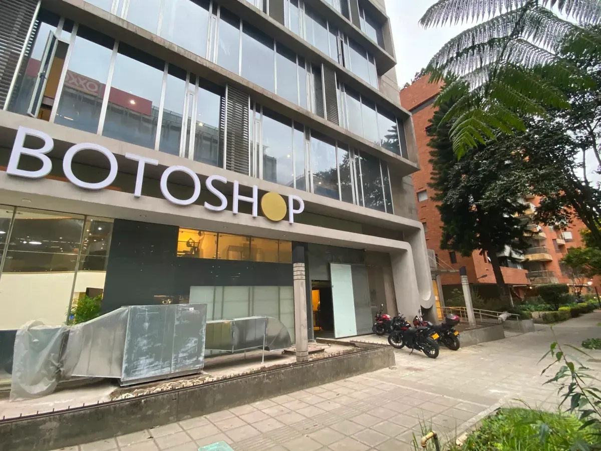 Administración delegada y obras civiles Calle 90 para Valentech – Botoshop – Pilares.
