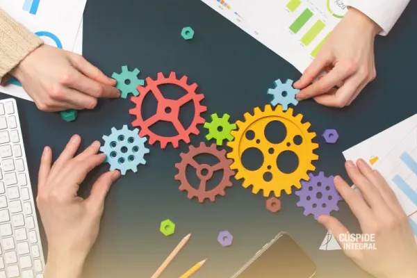 Planos y tableta técnica con proyectos estructurados.